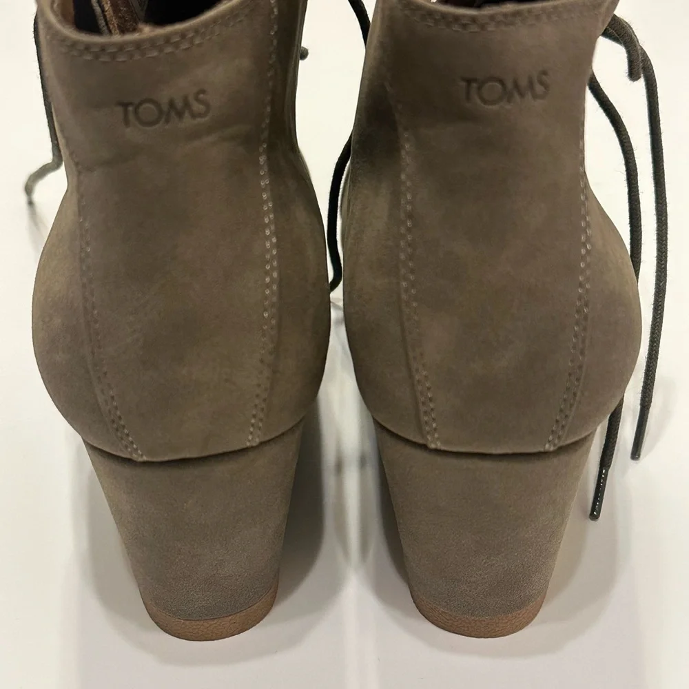 TOMS Women's Suede Desert Wedge Ankle Booties‎